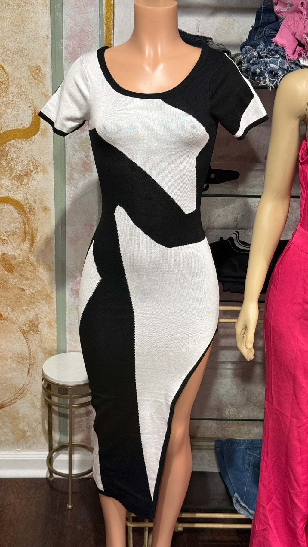 ARTWORK SWEATER DRESS