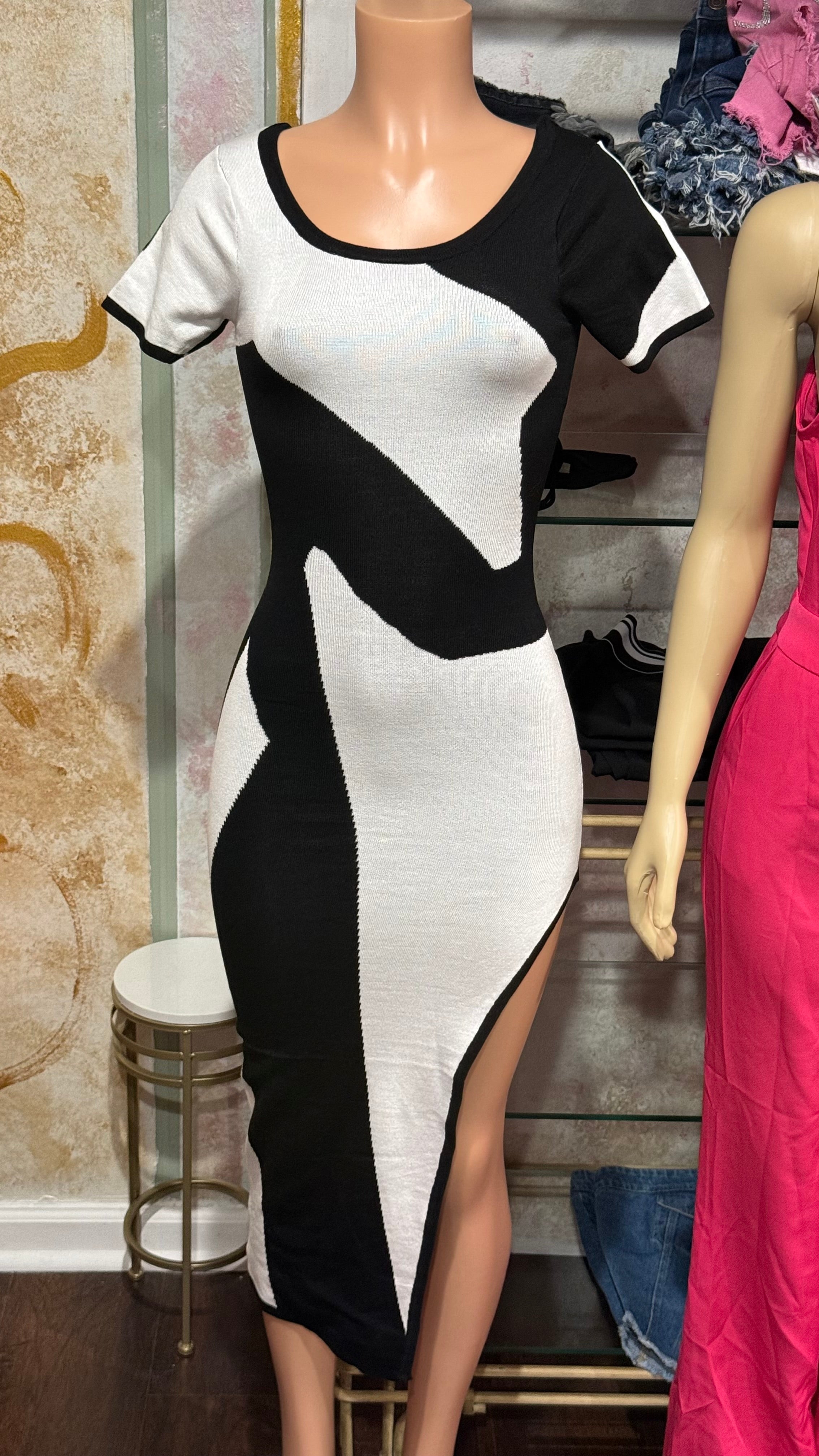 ARTWORK SWEATER DRESS